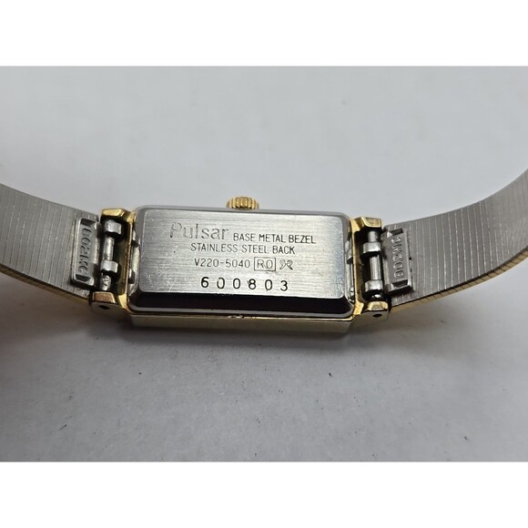 Vintage Pulsar by Seiko Tank Watch Womens Gold Tone Diamond New Battery Sz Small - Picture 12 of 12